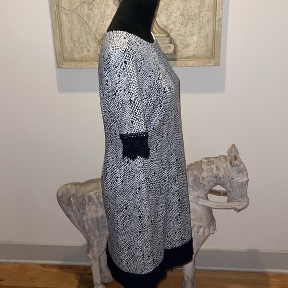 Antonio Melani blue white print‎ eyelet lace detail shift dress Sz 10 - Picture 4 of 7